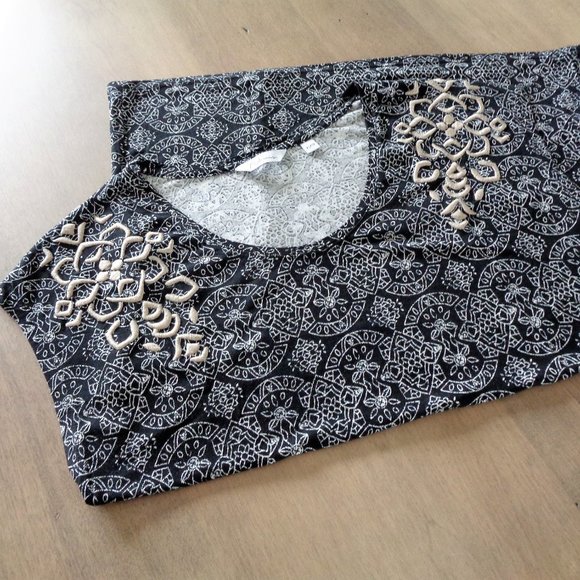 💗 3/$25 Gorgeous Spanish Vibes shirt - Picture 1 of 10